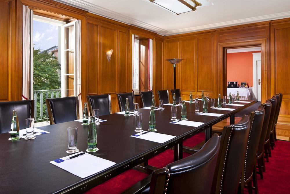 Hotel Elephant Weimar, Autograph Collection Exterior photo The boardroom at the London School of Economics