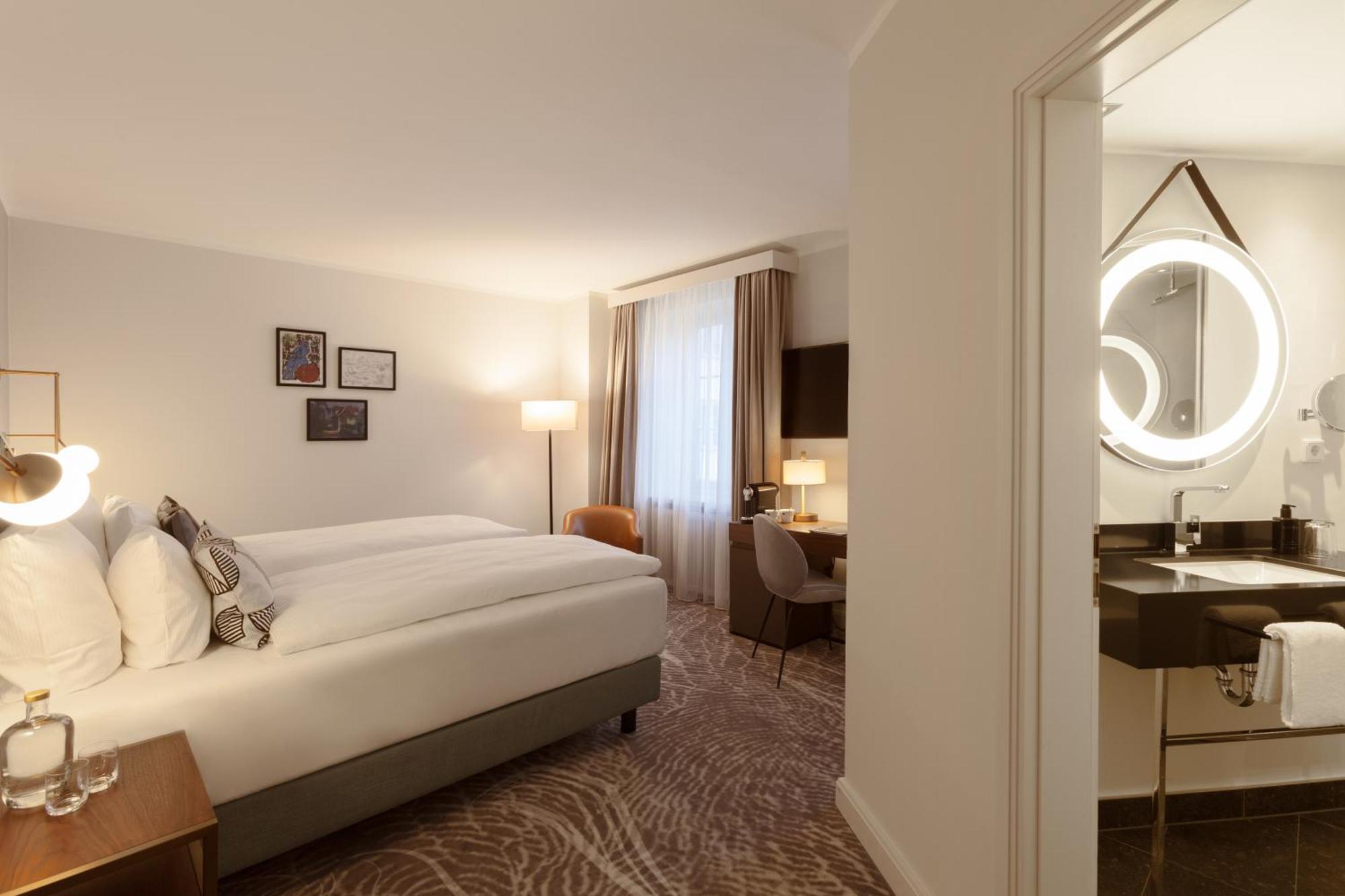 Hotel Elephant Weimar, Autograph Collection Exterior photo A room at the Hotel de la Ville
