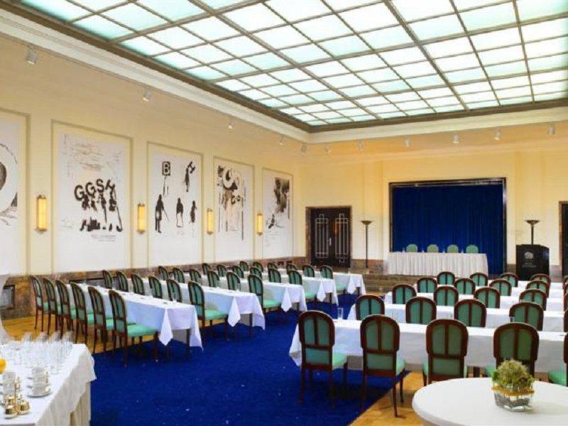 Hotel Elephant Weimar, Autograph Collection Exterior photo The interior of the German Historical Museum