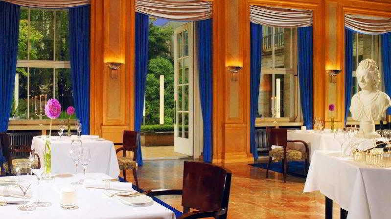 Hotel Elephant Weimar, Autograph Collection Exterior photo The restaurant